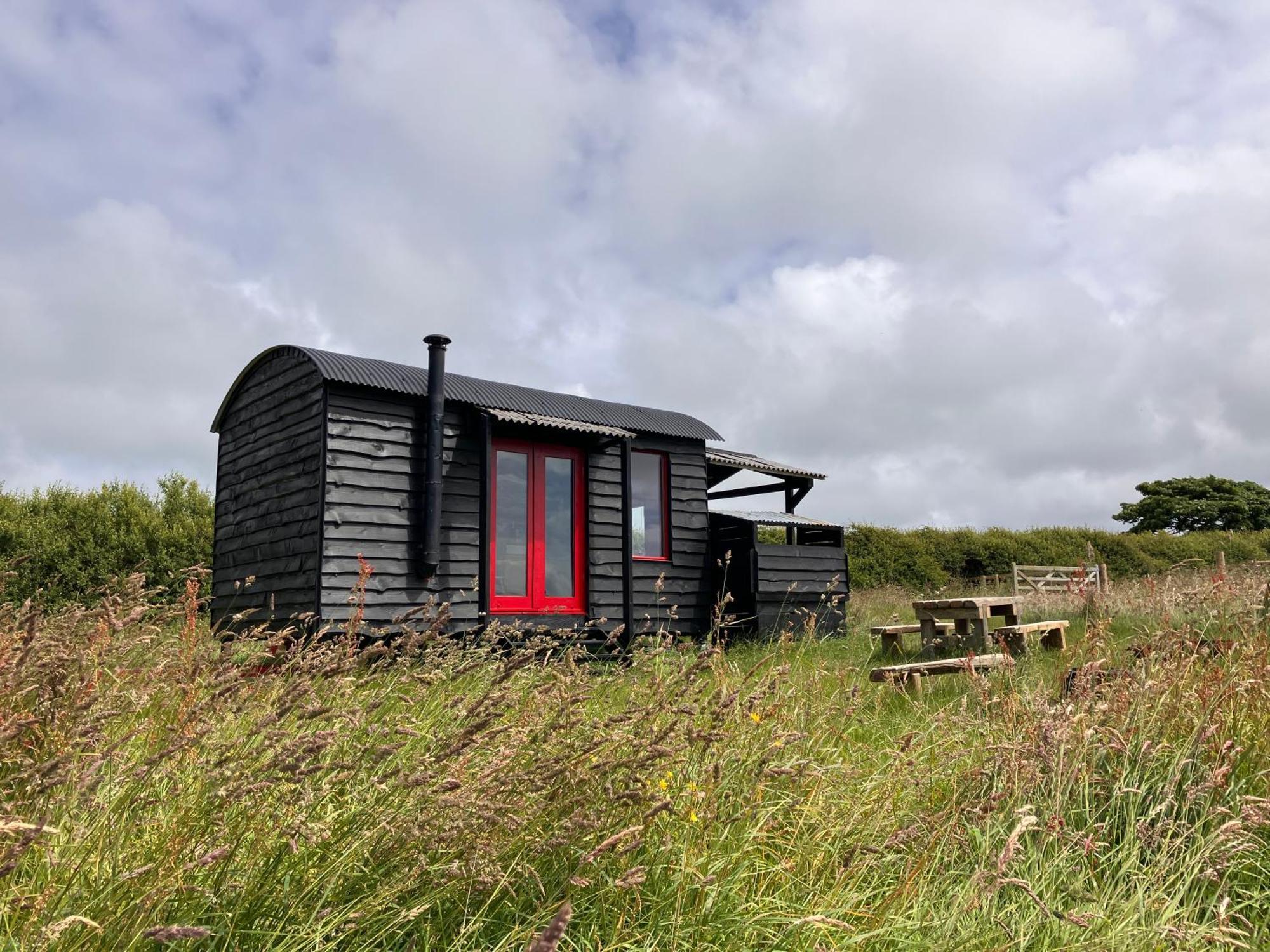 Shepherds Hut In A Private Meadow With Sea Views Hartland Eksteriør billede